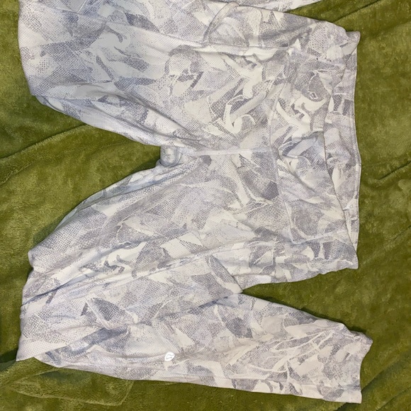 Lululemon Speed Up Legging, size 8 - Picture 3 of 5